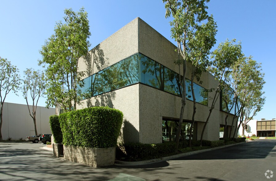 More Photos Of 17752 Mitchell N, Irvine Serviced Offices For Lease