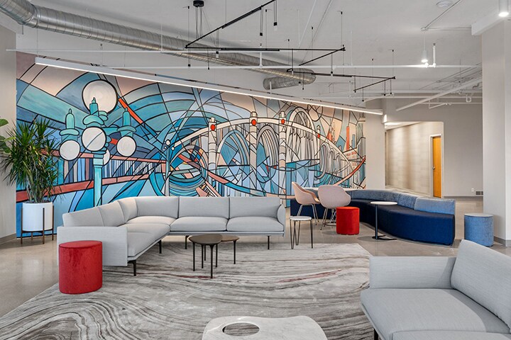 More Photos Of 10 River Park Plz, Saint Paul Office For Lease