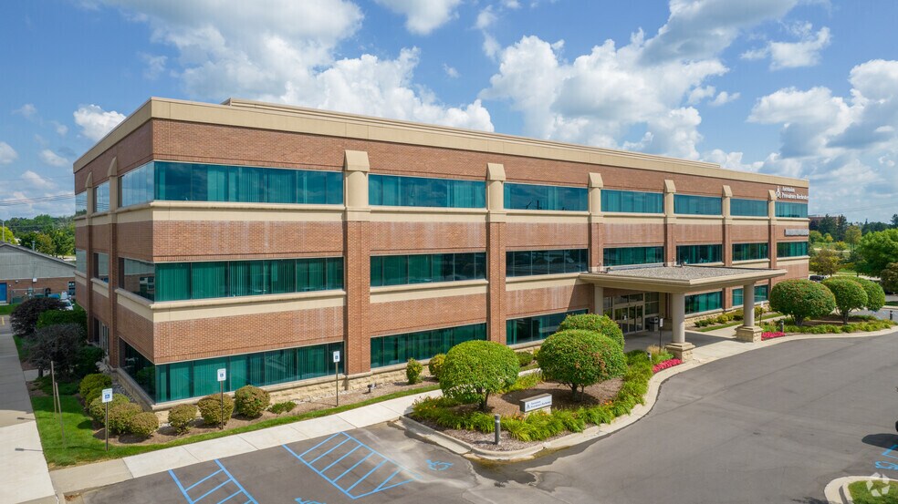 More Photos Of 2251 N Squirrel Rd, Auburn Hills Office For Sale