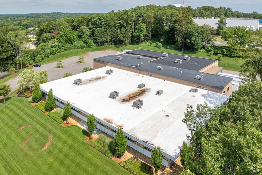 More Photos Of 32 Dunham Rd, Beverly Warehouse For Lease