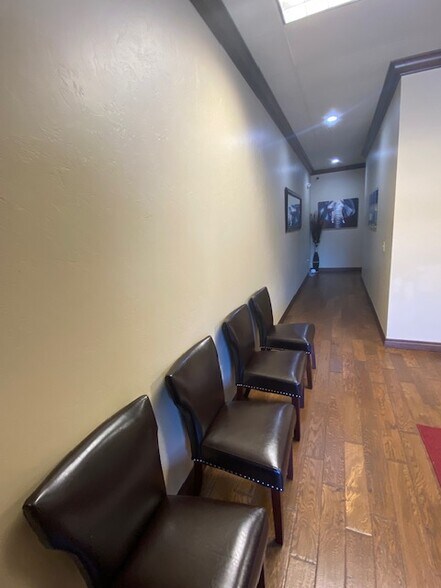 More Photos Of 307 E Danforth Rd, Edmond Office Residential For Sale