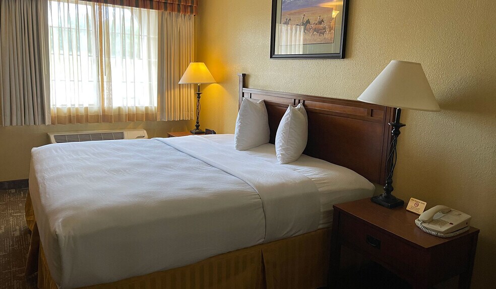 More Photos Of 207 US Highway 77 S, Hallettsville Hotel For Sale