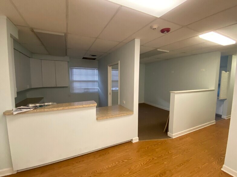 More Photos Of 1775 Glenview Rd, Glenview Medical For Lease