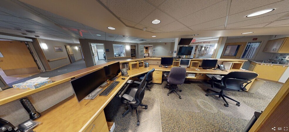 More Photos Of 625 N Jackson Ave, Springfield Healthcare For Sale