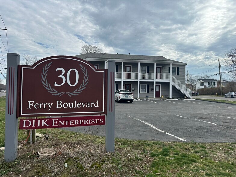 Primary Photo Of 30 Ferry Blvd, Stratford Office For Lease