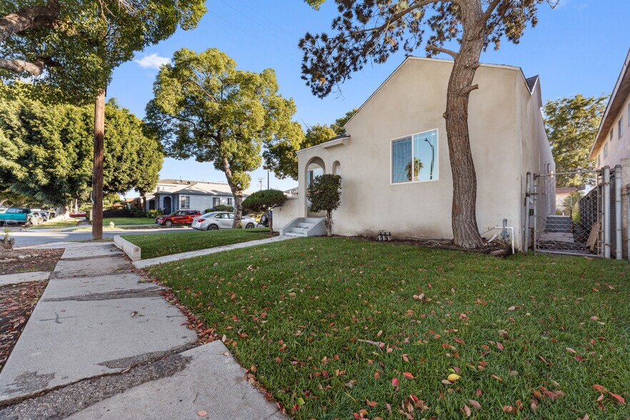 More Photos Of 758 E 84th St, Los Angeles Multifamily For Sale