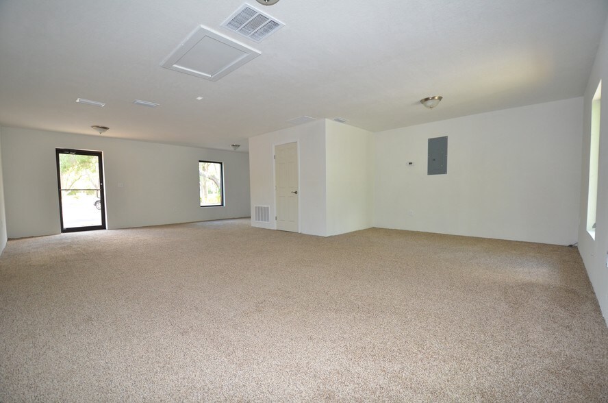 More Photos Of 3869 Nova Rd, Port Orange Office For Lease