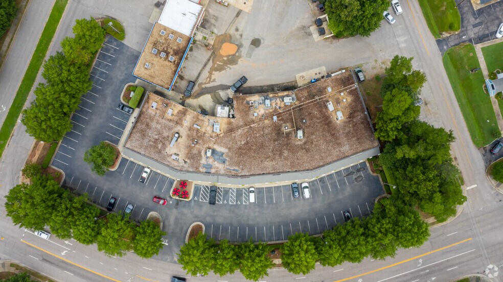 More Photos Of 8801 Lead Mine Rd, Raleigh Storefront For Lease