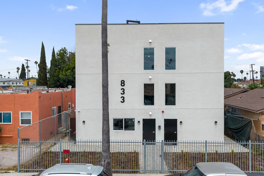 More Photos Of 833 W 84th St, Los Angeles Apartments For Sale