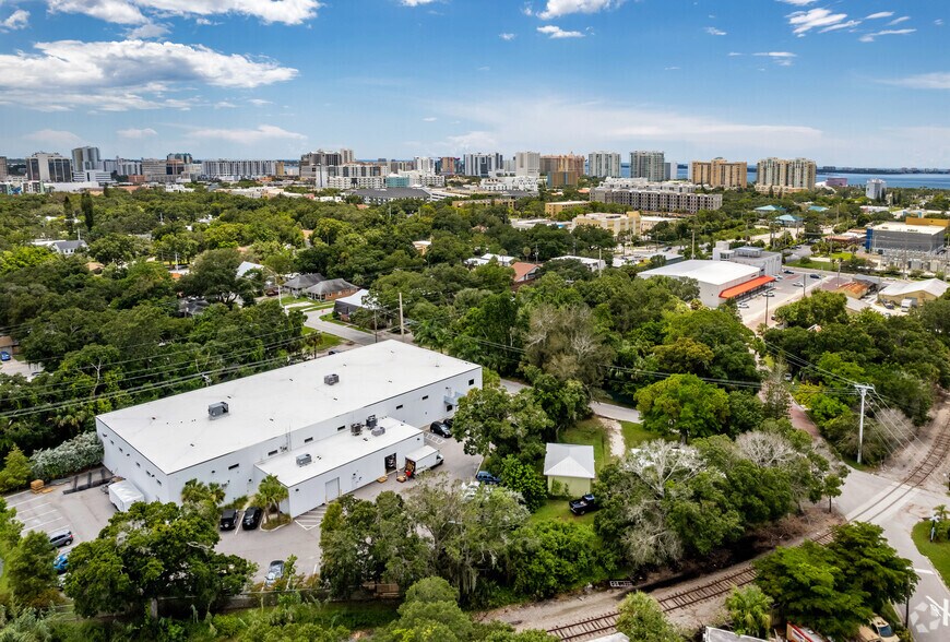 More Photos Of 1060 Goodrich Ave, Sarasota Warehouse For Sale