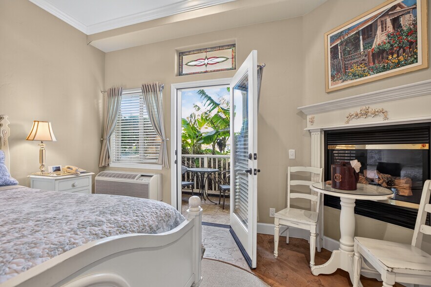 More Photos Of 95 S Ocean Ave, Cayucos Hospitality For Sale