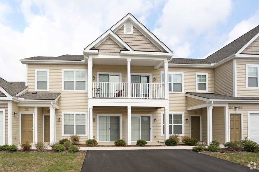 More Photos Of 6 Goldenroot Ln, North Chili Apartments For Sale