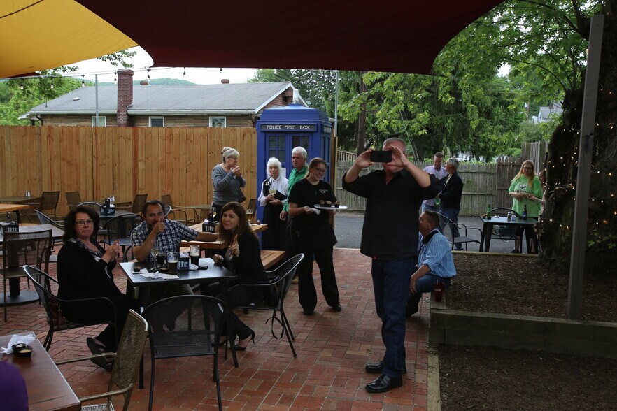 More Photos Of 136 Darrows Ln, Cresaptown Restaurant For Sale