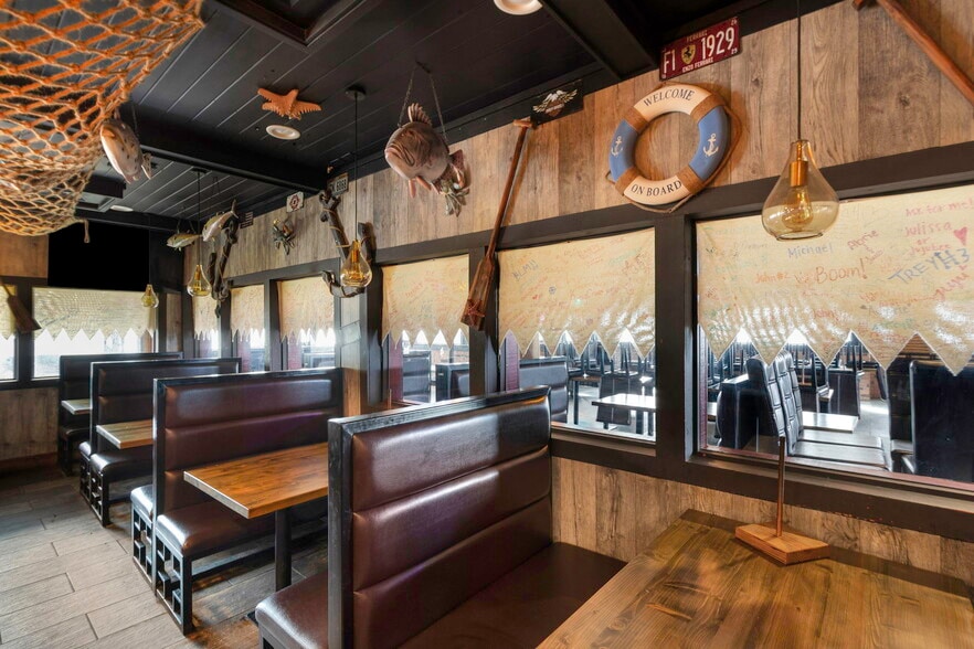 More Photos Of 2901 Tyrone Blvd, Saint Petersburg Restaurant For Sale