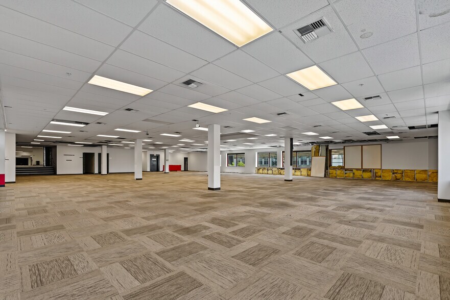 More Photos Of 301 E Yakima Ave, Yakima Office For Sale