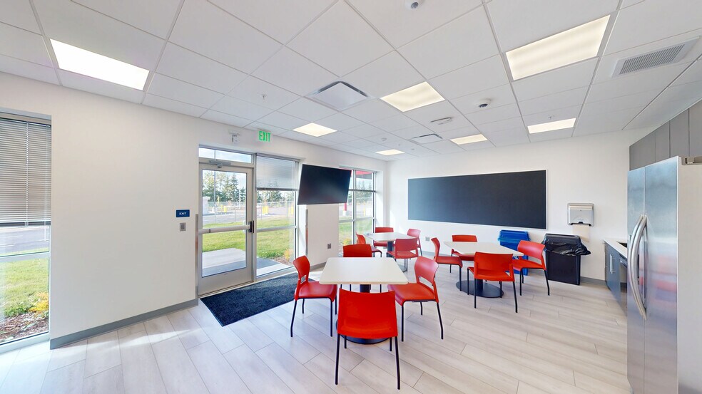 More Photos Of 17819 Canyon Rd E, Puyallup Distribution For Lease