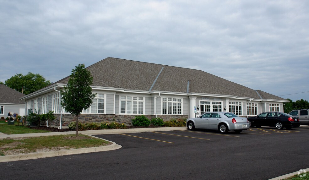 Primary Photo Of 400-402 Fox Glen, Barrington Medical For Lease
