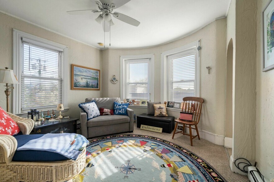 More Photos Of 5 Wave way, Winthrop Apartments For Sale