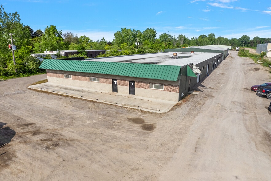 More Photos Of 5160 Lakeshore Rd, Lexington Warehouse For Lease