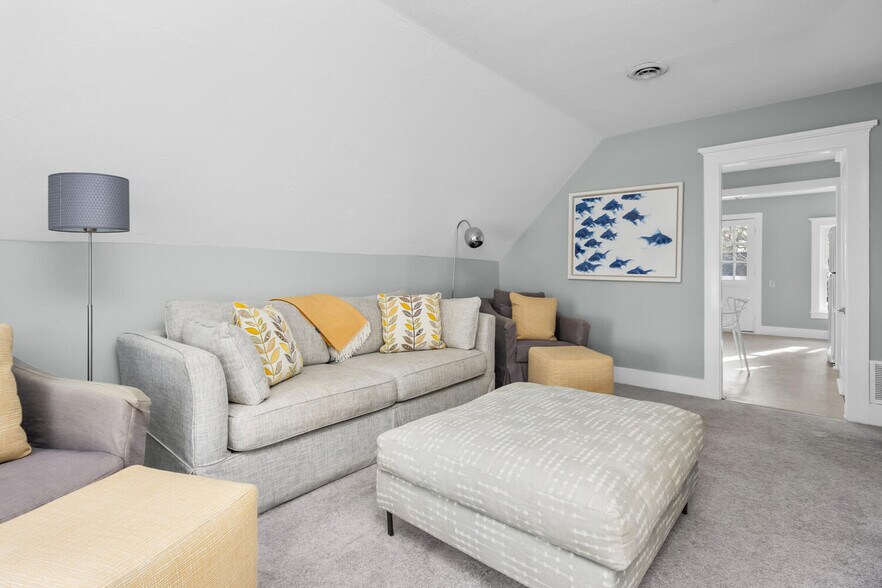 More Photos Of 515 MA-28, Harwich Port Storefront Retail Residential For Sale