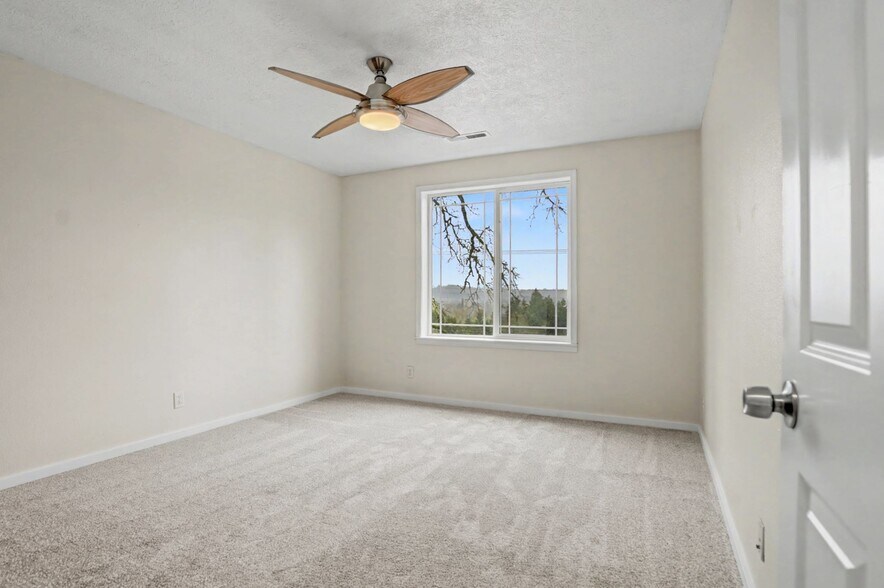 More Photos Of 505 Woodland Dr NW, Salem Multifamily For Sale