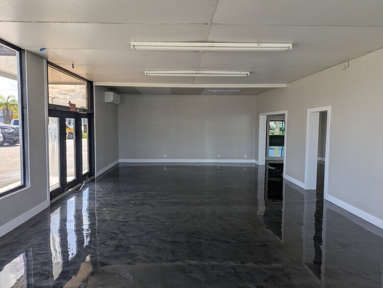 More Photos Of 7940 Grand Blvd, Port Richey General Retail For Sale