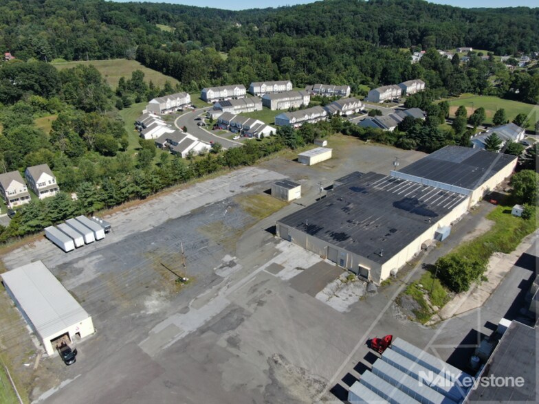 More Photos Of 20 N Front St, Bally Distribution For Sale