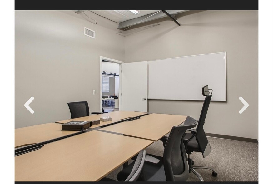 More Photos Of 1227 Lakeview Dr, Franklin Storefront Retail Office For Lease