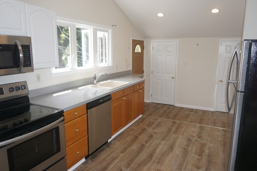 More Photos Of 3328 Huntingdon Pike, Huntingdon Valley Service For Sale