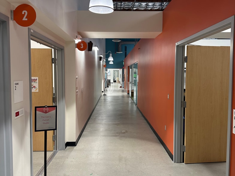 More Photos Of 10947-10953 Pendleton St, Sun Valley Warehouse For Lease