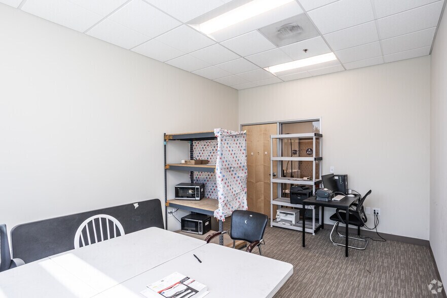 More Photos Of 959 E 3rd St, Corona Warehouse For Lease