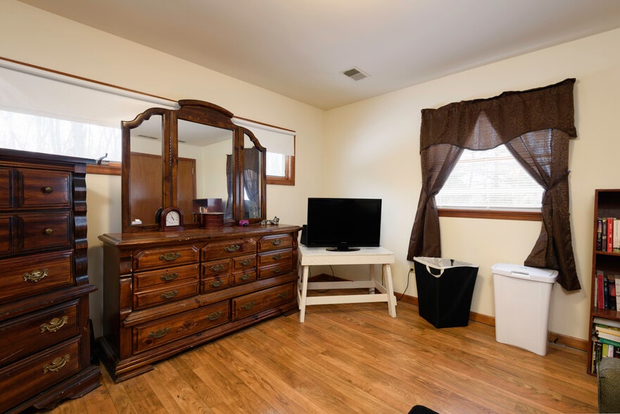 More Photos Of 166 Rosehill Ave, West Grove Multifamily For Sale