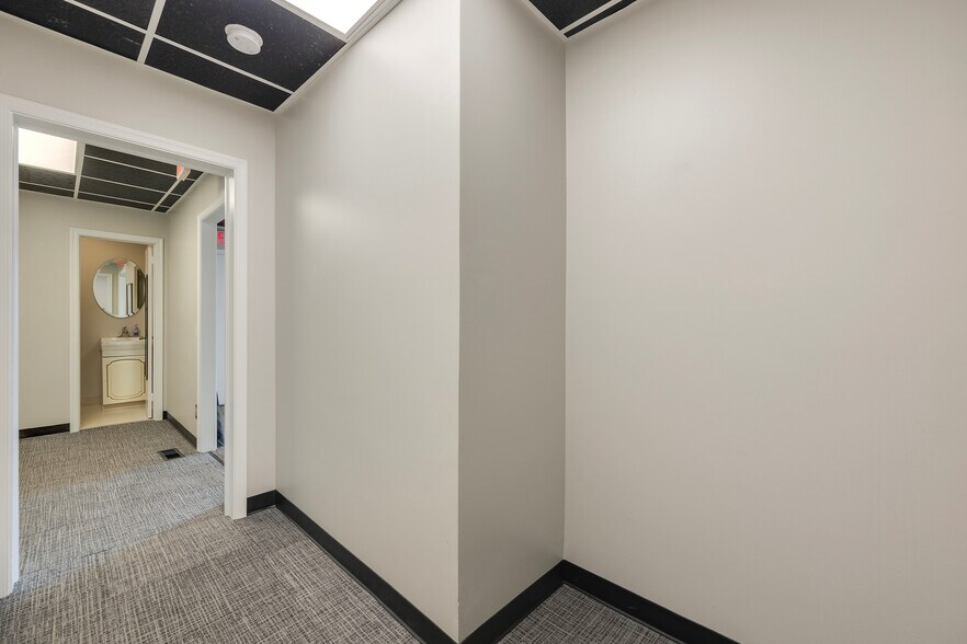 More Photos Of 280 Main St, Westminster Medical For Lease