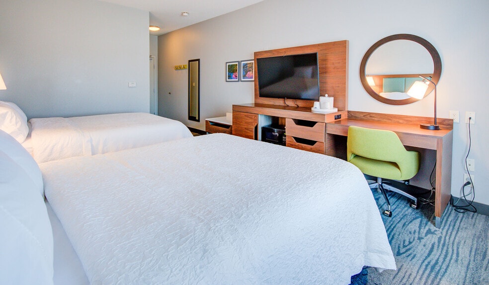 More Photos Of 4617 7th St, Bay City Hotel For Sale