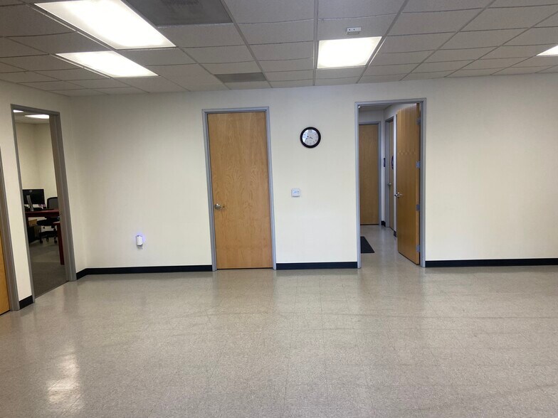 More Photos Of 13834-13842 Bettencourt St, Cerritos Warehouse For Lease