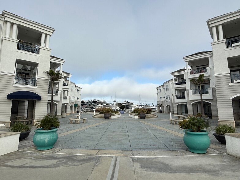 More Photos Of 2600-2700 Newport Blvd, Newport Beach Apartments For Lease