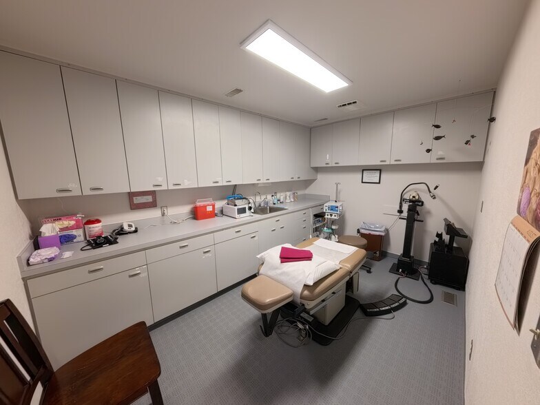 More Photos Of 1102 NE 4th St, Bend Healthcare For Lease
