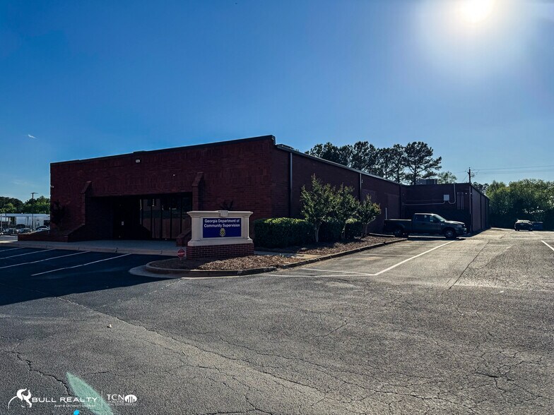 More Photos Of 1335 Citizens Pky, Morrow Office For Sale