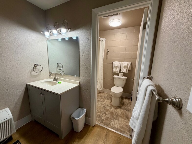 More Photos Of 210 N Main St, Deer Lodge Hotel For Sale