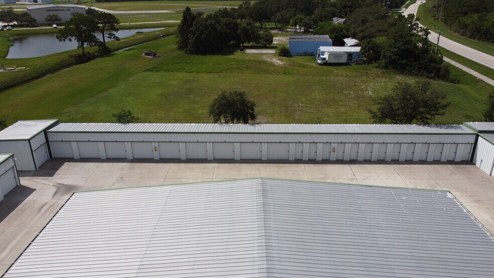 More Photos Of 3100 43rd Ave, Vero Beach Self Storage For Lease