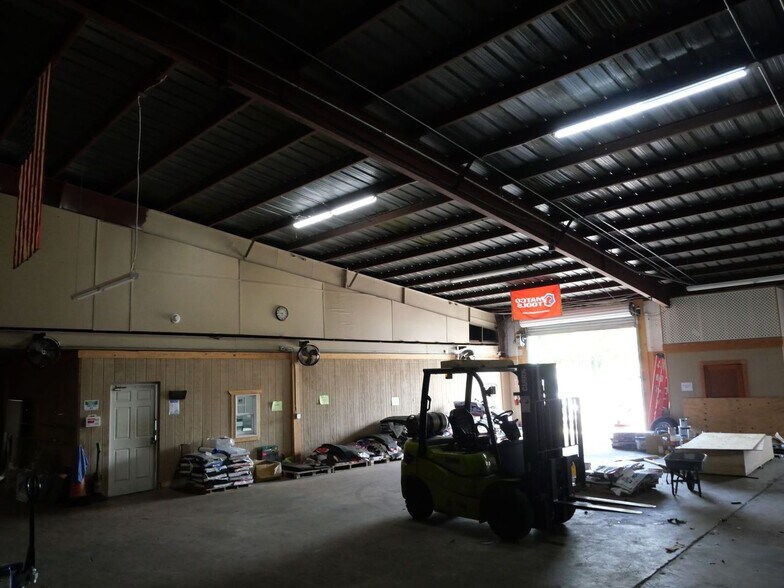 More Photos Of 737 N Magnolia Ave, Ocala Distribution For Lease