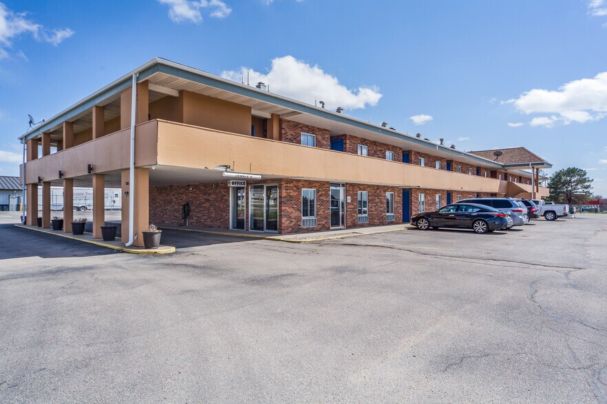 More Photos Of 2801 W O St, Lincoln Hotel For Sale