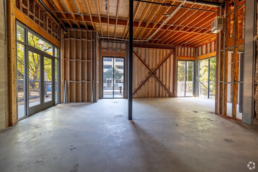 More Photos Of 415 E Cevallos St, San Antonio Restaurant For Lease