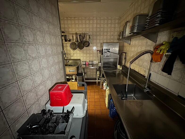 More Photos Of 219 N 21st Ave, Hollywood Storefront Retail Office For Sale