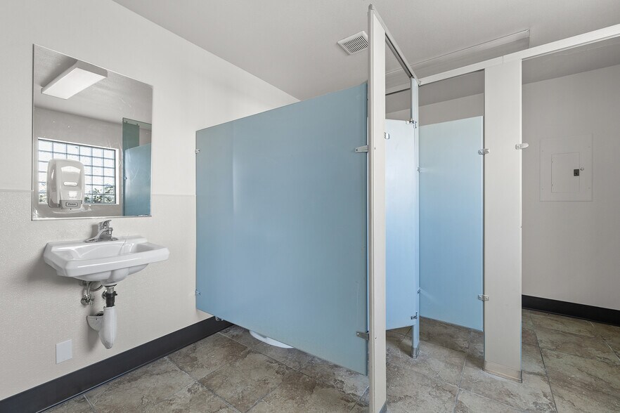 More Photos Of 82632 Highway 111, Indio Office For Sale