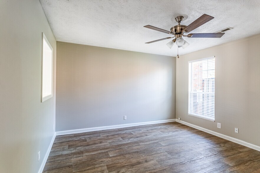 More Photos Of 291 Dunbar Cave Rd, Clarksville Multifamily For Sale