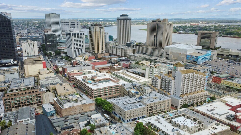More Photos Of 746 Tchoupitoulas St, New Orleans General Retail For Sale