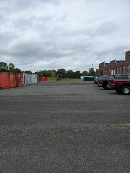 More Photos Of 121 1st Ave, Hamilton Warehouse For Lease