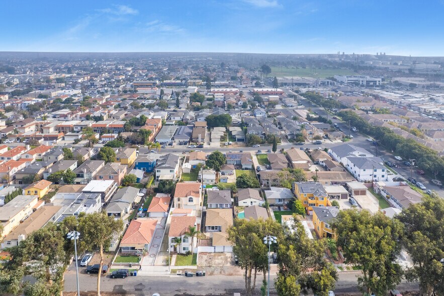 More Photos Of 18508 Kingsdale Ave, Redondo Beach Multifamily For Sale
