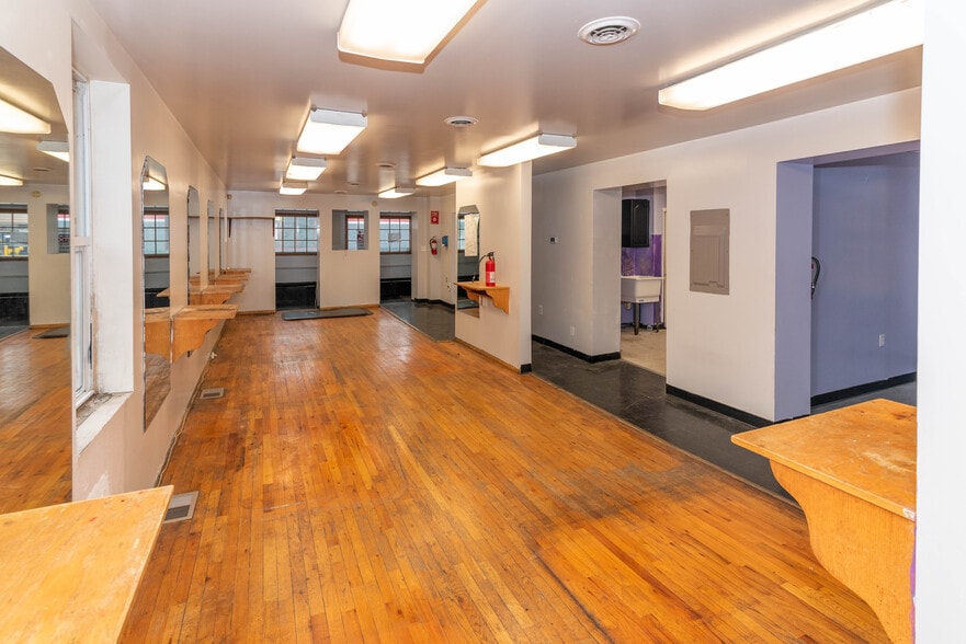 More Photos Of 4905 Liberty Heights Ave, Gwynn Oak Storefront Retail Residential For Sale